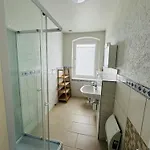 Stilvolles Stadthaus Mit 5 Schlafzimmern Und 2 Baedern In Casa de Férias