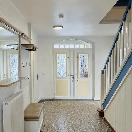 Prázdninový dům Stilvolles Stadthaus Mit 5 Schlafzimmern Und 2 Baedern In *
