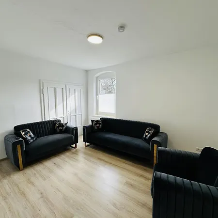 Stilvolles Stadthaus Mit 5 Schlafzimmern Und 2 Baedern In Prázdninový dům *