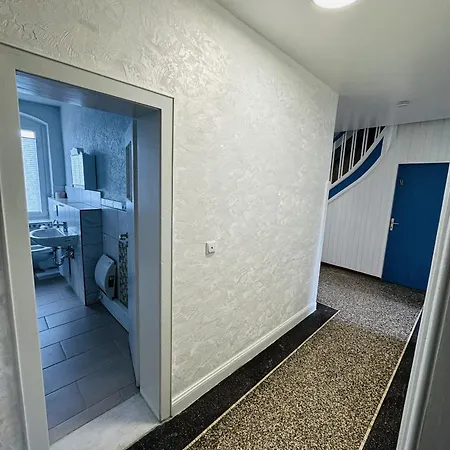 Stilvolles Stadthaus Mit 5 Schlafzimmern Und 2 Baedern In Prázdninový dům *